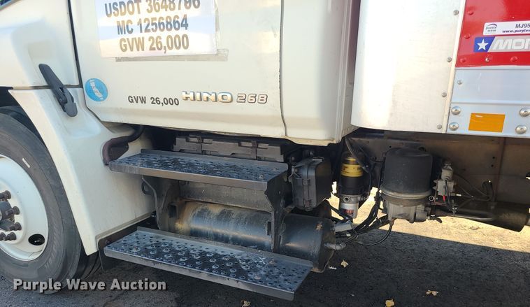 image for item MJ9531 2010 Hino 268  box truck