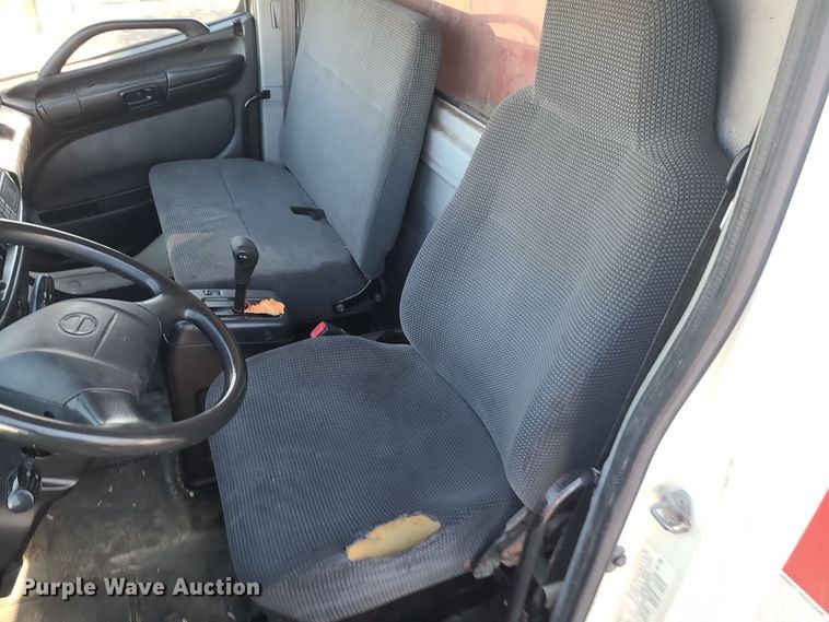 image for item MJ9531 2010 Hino 268  box truck