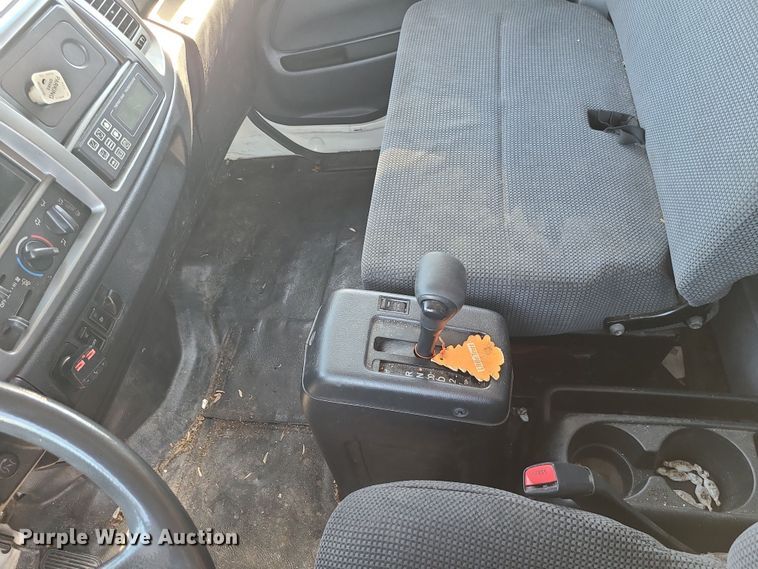 image for item MJ9531 2010 Hino 268  box truck