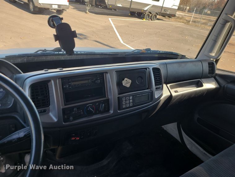 image for item MJ9531 2010 Hino 268  box truck