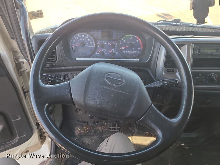 image for item MJ9531 2010 Hino 268  box truck