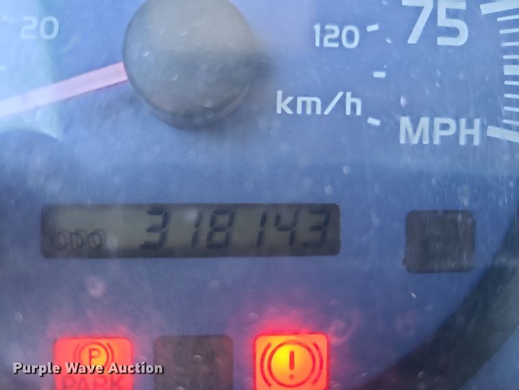 image for item MJ9531 2010 Hino 268  box truck