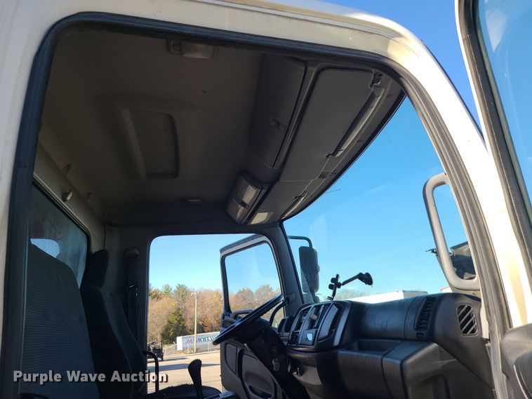 image for item MJ9531 2010 Hino 268  box truck