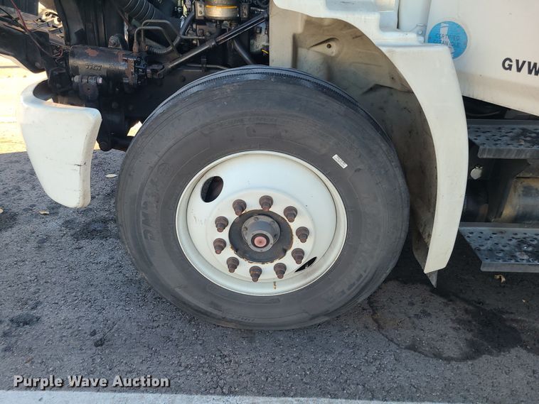 image for item MJ9531 2010 Hino 268  box truck