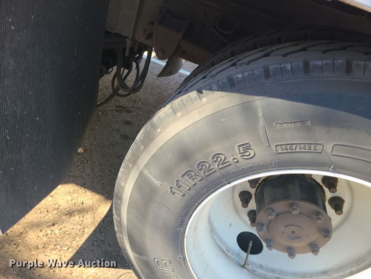 image for item MJ9531 2010 Hino 268  box truck