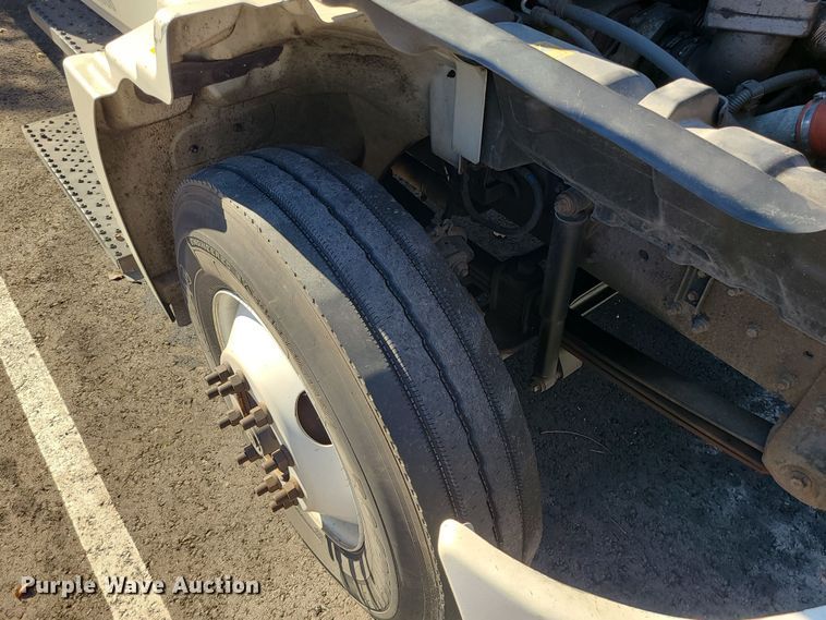 image for item MJ9531 2010 Hino 268  box truck