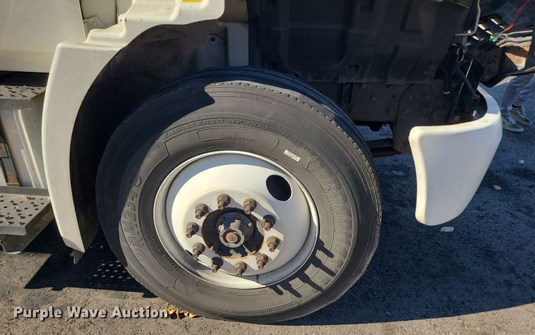 image for item MJ9531 2010 Hino 268  box truck