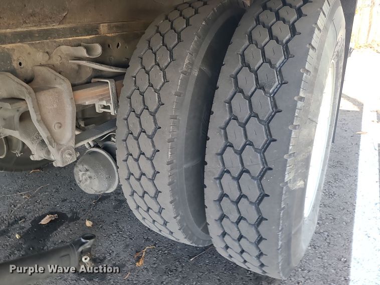 image for item MJ9531 2010 Hino 268  box truck