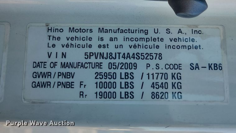 image for item MJ9531 2010 Hino 268  box truck