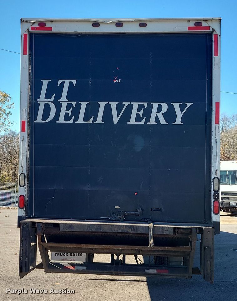 image for item MJ9532 2007 Hino 268  box truck