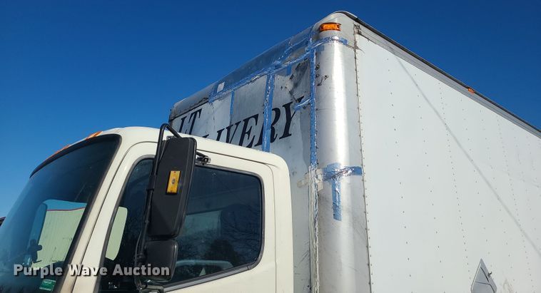 image for item MJ9532 2007 Hino 268  box truck