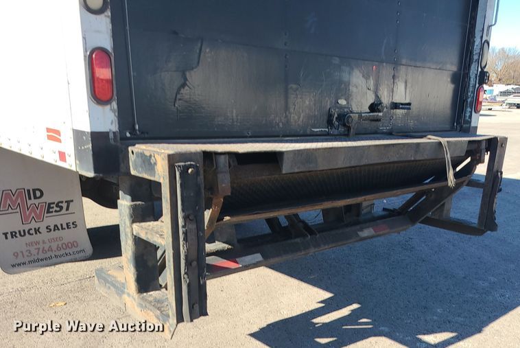 image for item MJ9532 2007 Hino 268  box truck