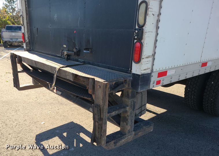 image for item MJ9532 2007 Hino 268  box truck