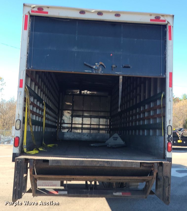 image for item MJ9532 2007 Hino 268  box truck