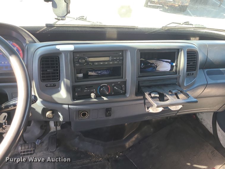 image for item MJ9532 2007 Hino 268  box truck