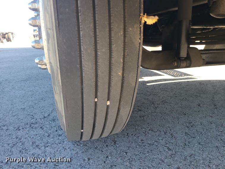 image for item MJ9532 2007 Hino 268  box truck