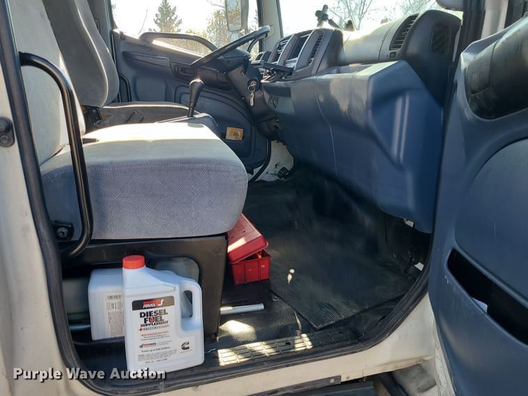 image for item MJ9532 2007 Hino 268  box truck