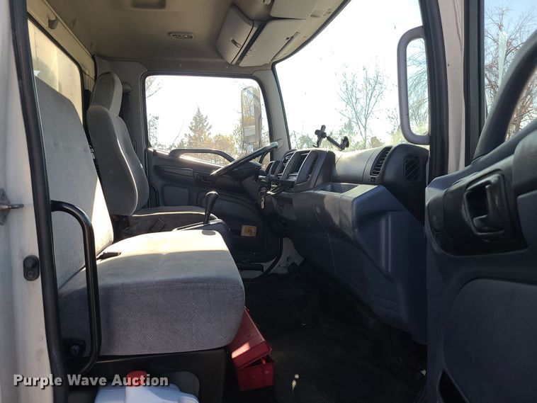 image for item MJ9532 2007 Hino 268  box truck