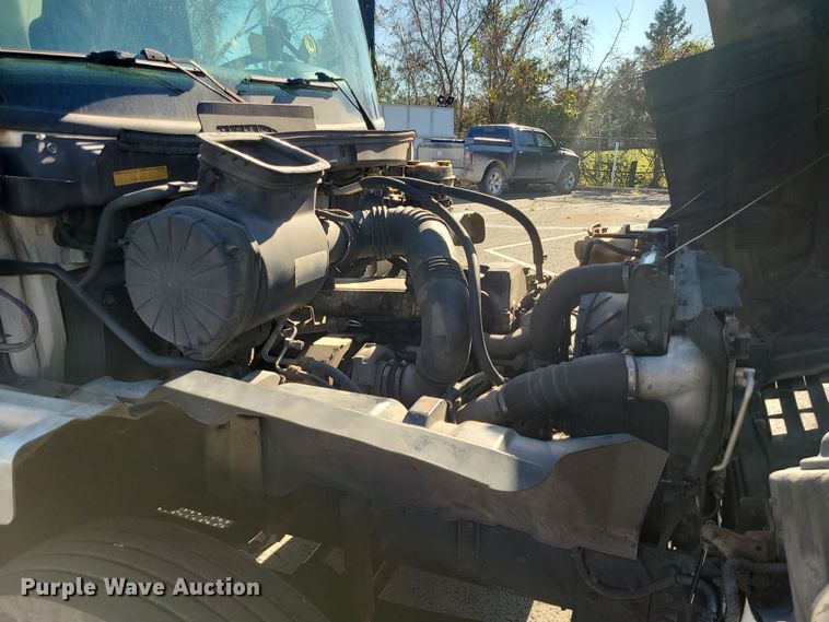 image for item MJ9532 2007 Hino 268  box truck