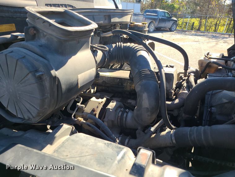 image for item MJ9532 2007 Hino 268  box truck