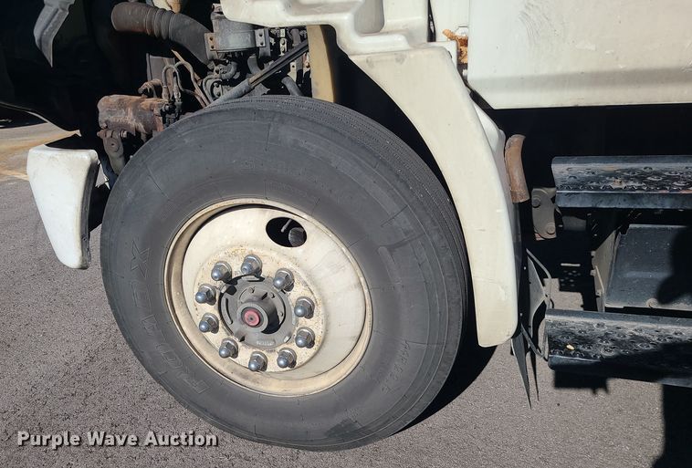 image for item MJ9532 2007 Hino 268  box truck