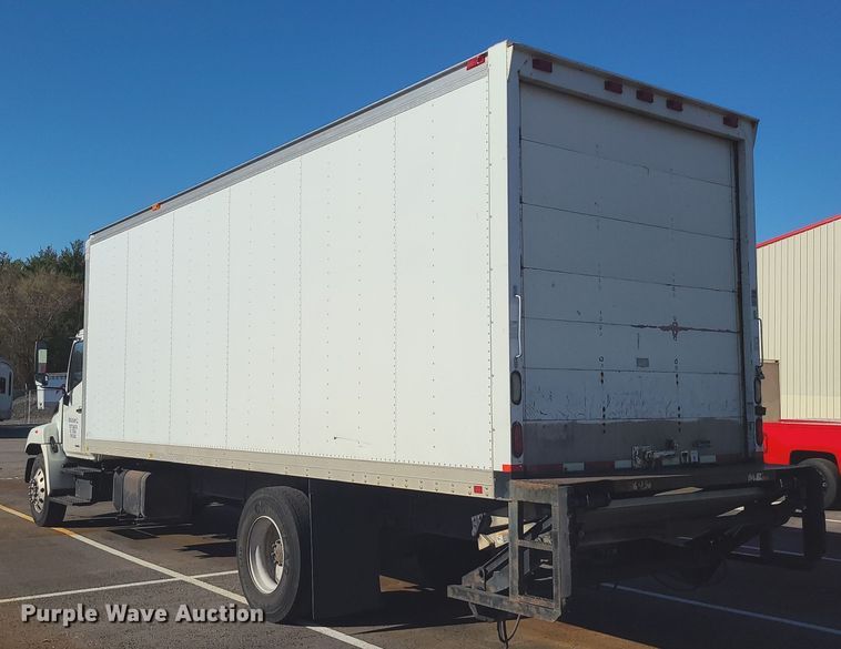 image for item MJ9533 2007 Hino 268  box truck