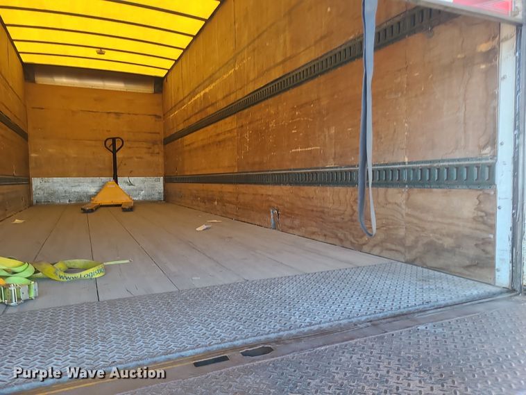 image for item MJ9533 2007 Hino 268  box truck