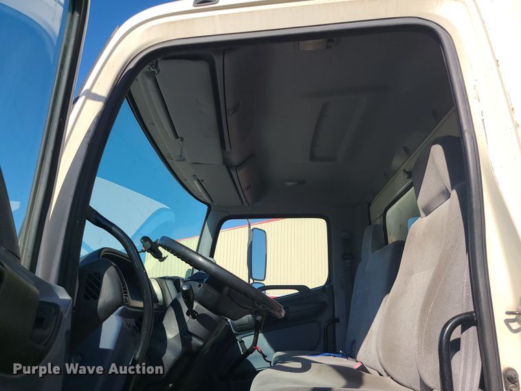 image for item MJ9533 2007 Hino 268  box truck