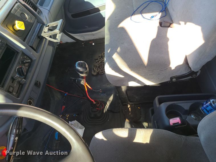 image for item MJ9533 2007 Hino 268  box truck