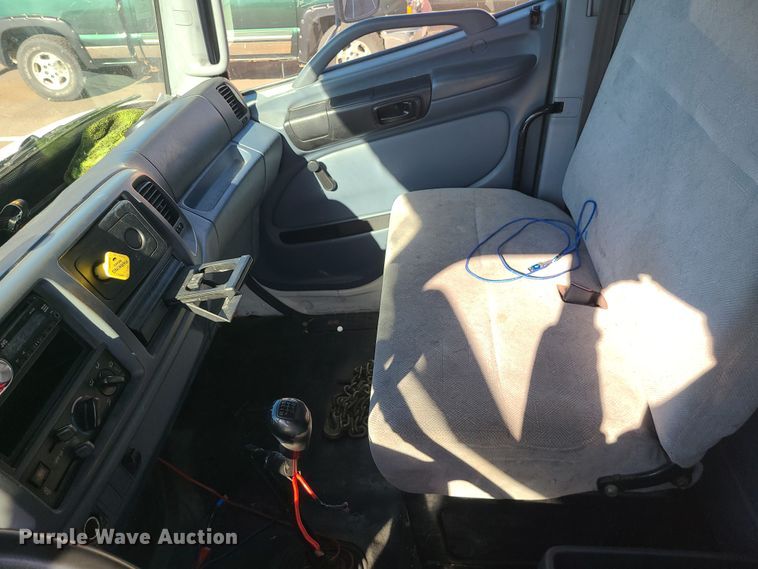 image for item MJ9533 2007 Hino 268  box truck