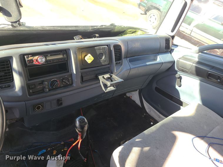 image for item MJ9533 2007 Hino 268  box truck