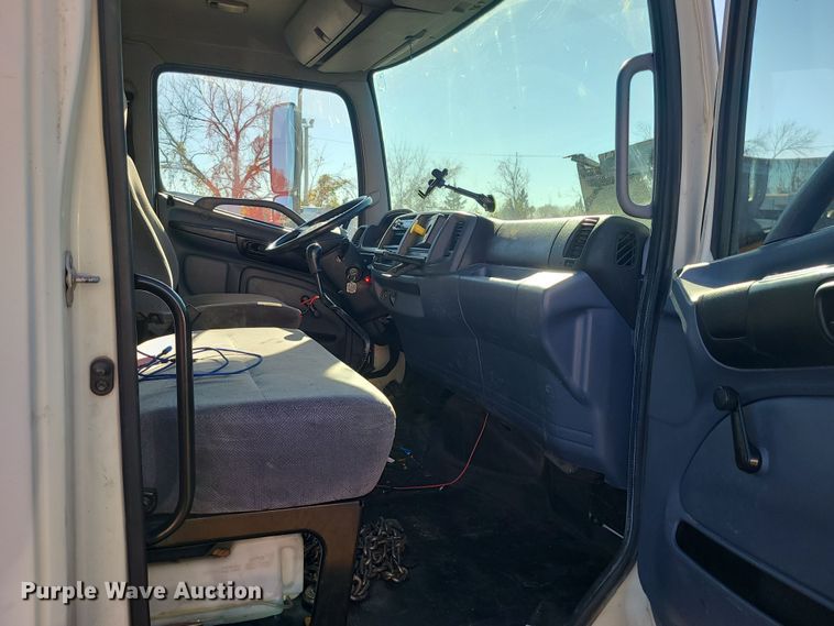 image for item MJ9533 2007 Hino 268  box truck