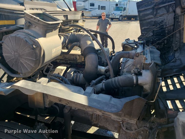 image for item MJ9533 2007 Hino 268  box truck