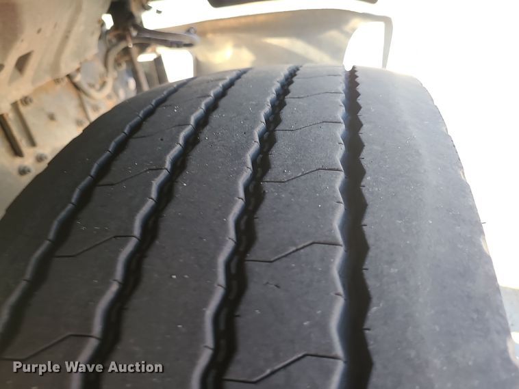 image for item MJ9533 2007 Hino 268  box truck