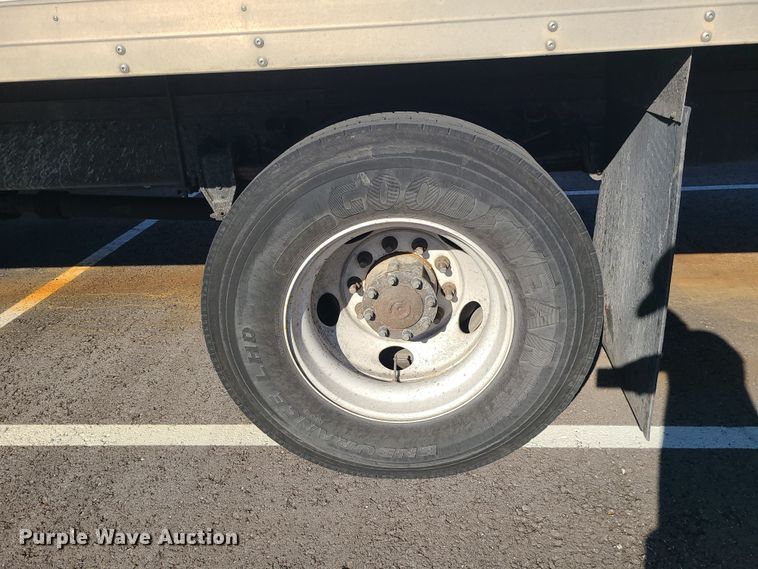 image for item MJ9533 2007 Hino 268  box truck