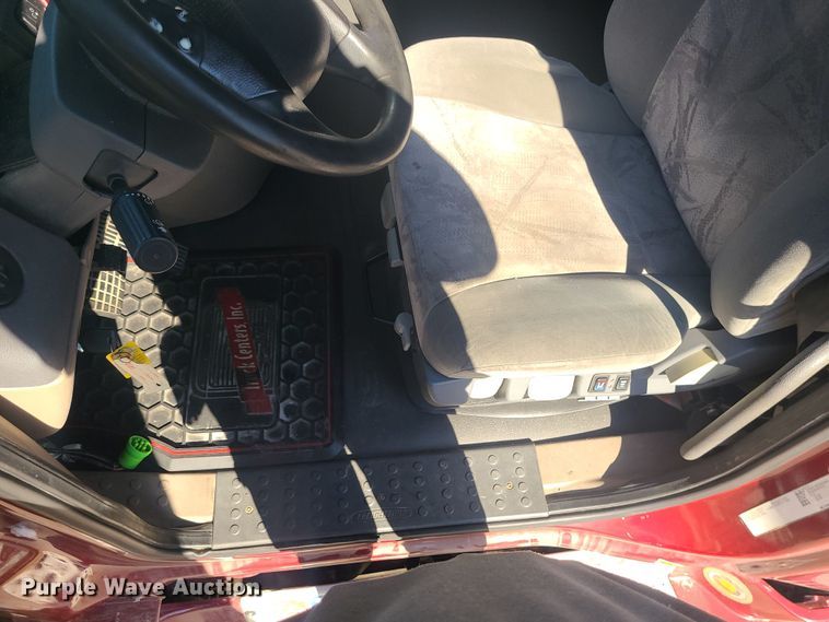 image for item MJ9535 2014 Freightliner Cascadia  semi truck