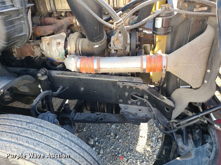 image for item MJ9535 2014 Freightliner Cascadia  semi truck