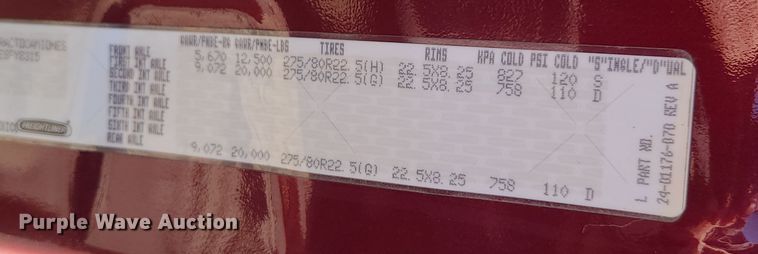 image for item MJ9535 2014 Freightliner Cascadia  semi truck