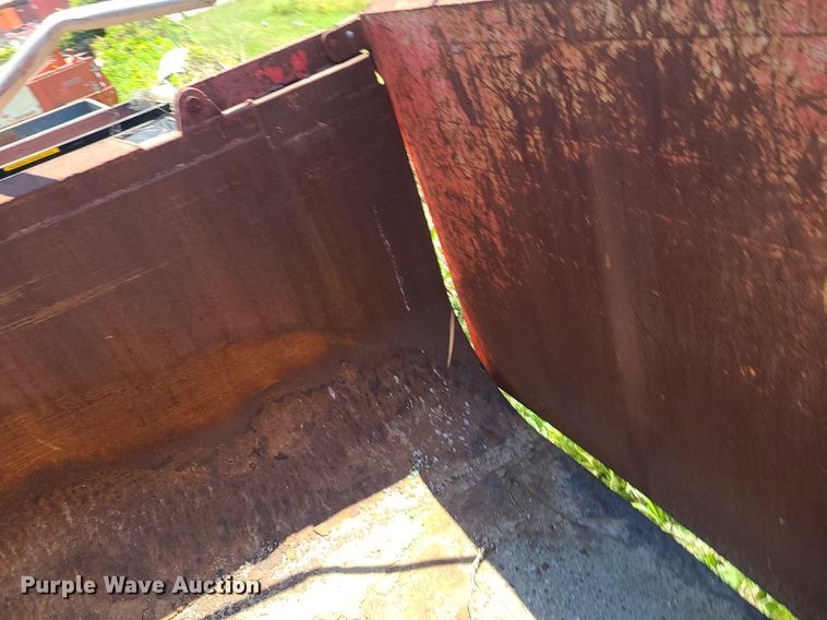 image for item MO9903 2012 MAC end dump trailer