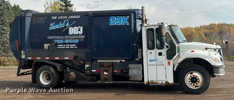 image for item MQ9517 2007 International 7400  refuse truck