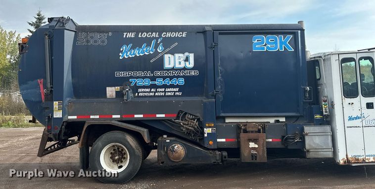 image for item MQ9517 2007 International 7400  refuse truck