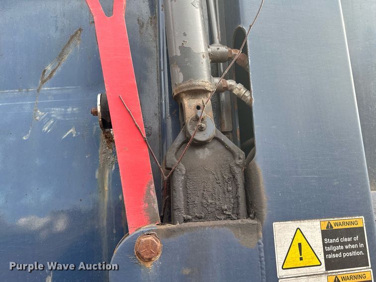 image for item MQ9517 2007 International 7400  refuse truck