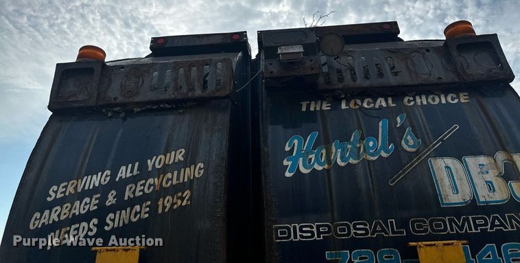 image for item MQ9517 2007 International 7400  refuse truck