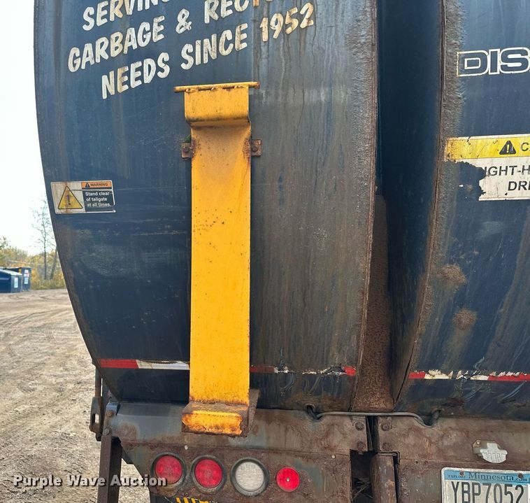 image for item MQ9517 2007 International 7400  refuse truck