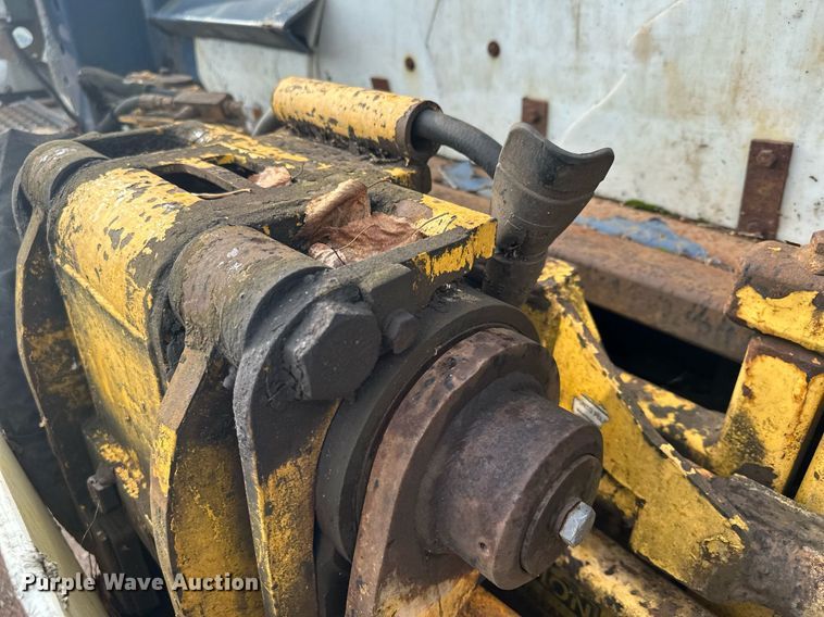 image for item MQ9517 2007 International 7400  refuse truck