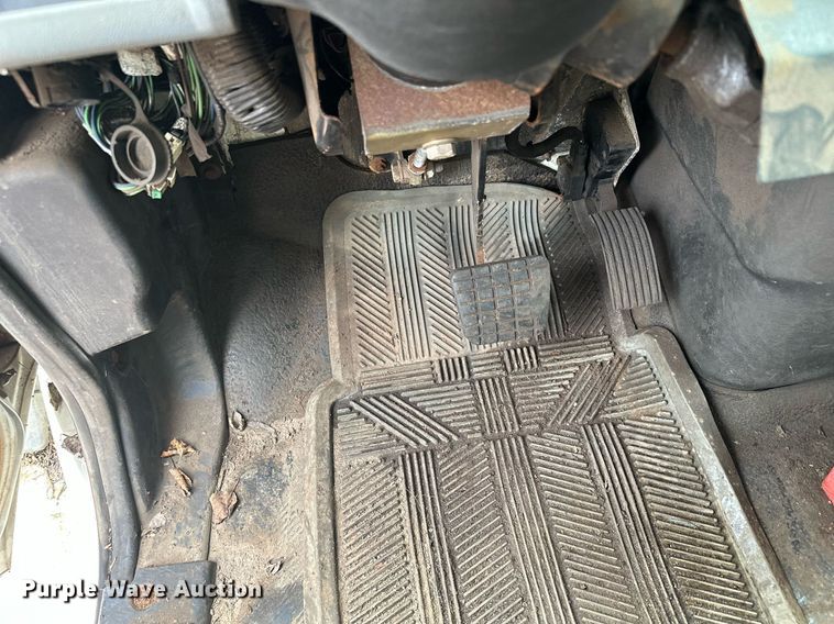 image for item MQ9517 2007 International 7400  refuse truck