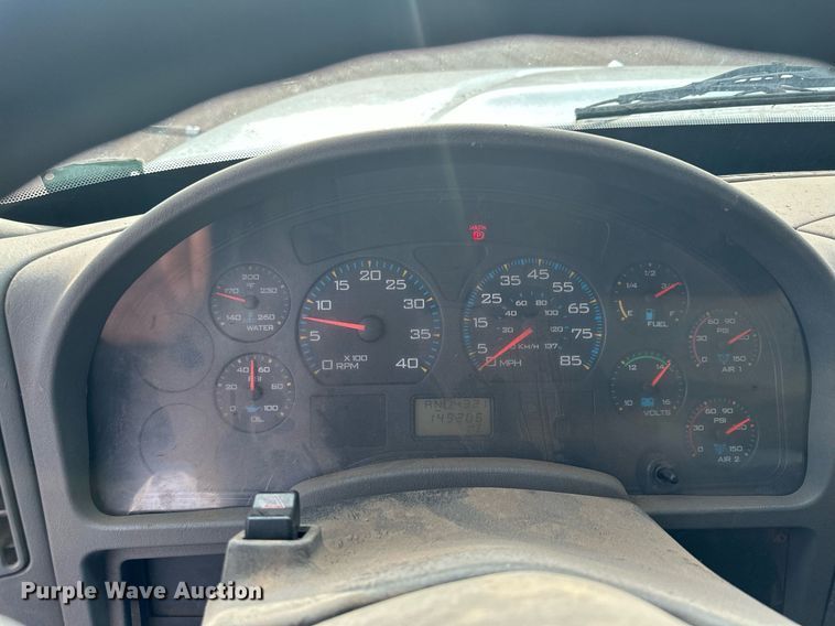 image for item MQ9517 2007 International 7400  refuse truck