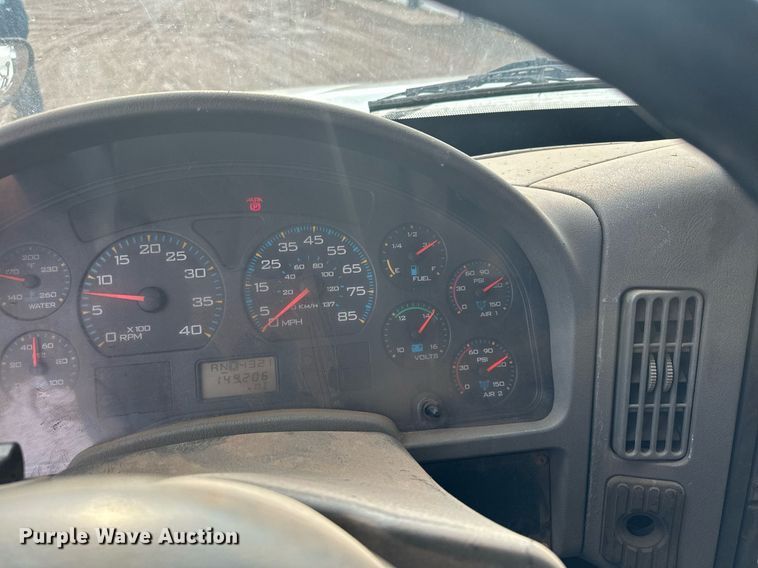 image for item MQ9517 2007 International 7400  refuse truck