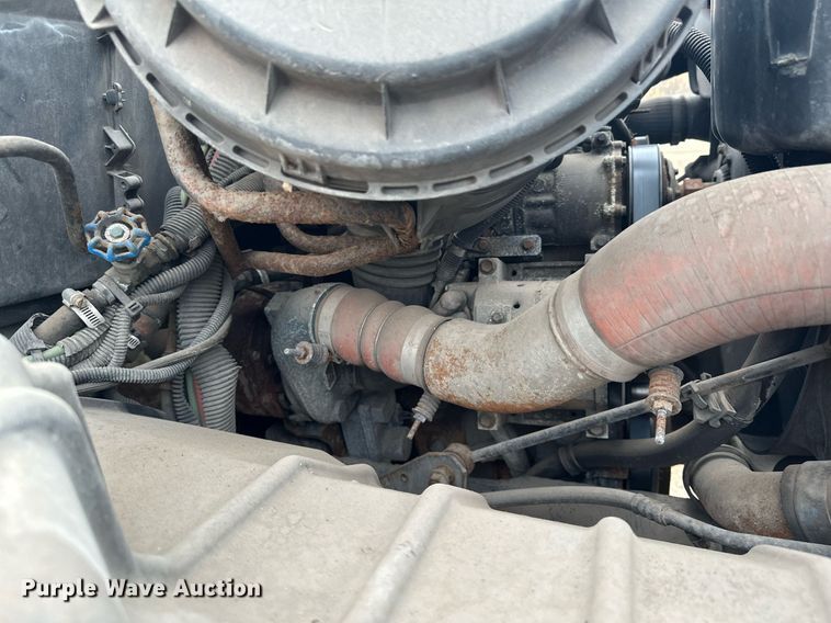 image for item MQ9517 2007 International 7400  refuse truck