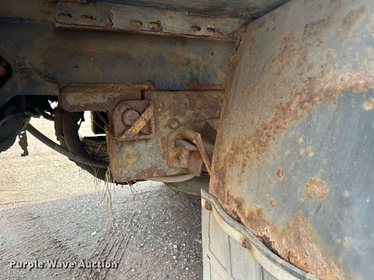 image for item MQ9517 2007 International 7400  refuse truck